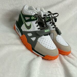 Nike trainers (men’s size 7) NEW!!